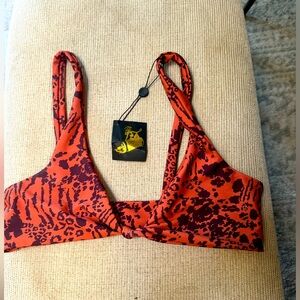 Skatie bikini top size large